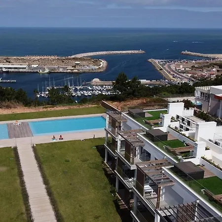 Pearl - In A Luxury * Nazaré