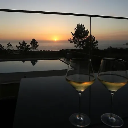 Pearl - In A Luxury Nazaré