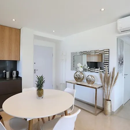 Апартаменты Pearl - In A Luxury Назаре