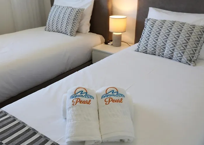 Pearl - In A Luxury Nazaré