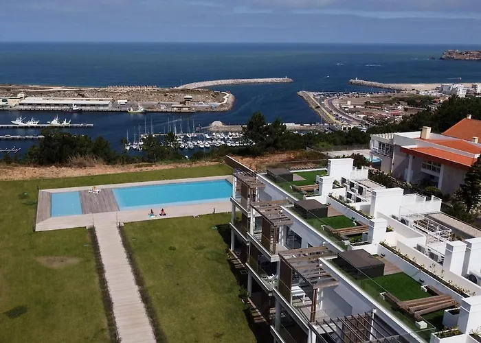 Pearl - In A Luxury * Nazaré