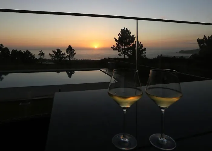 Pearl - In A Luxury Nazaré